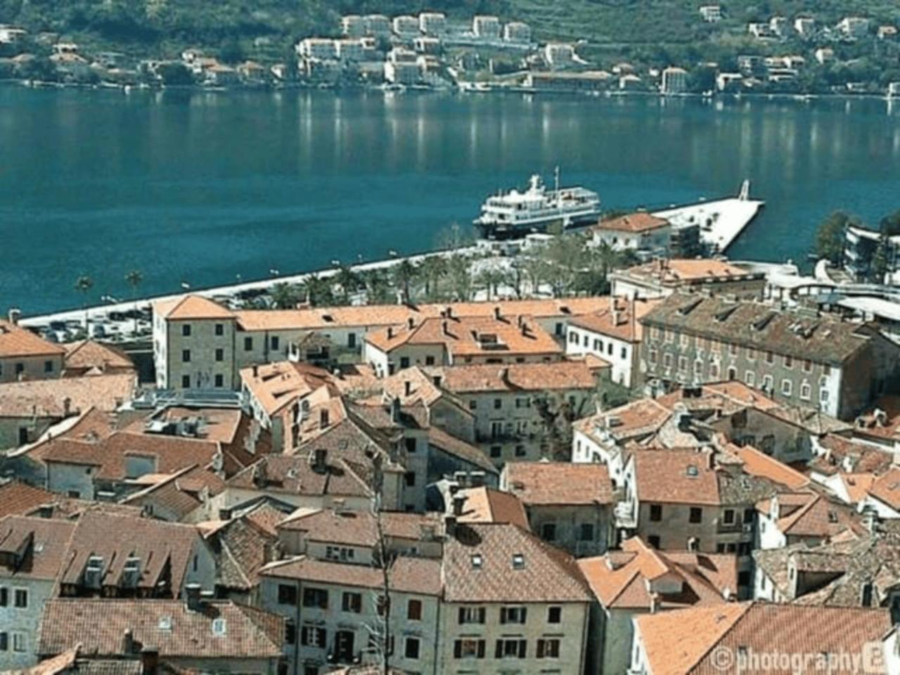 Bond Studios- Old Town Cattaro Esterno foto